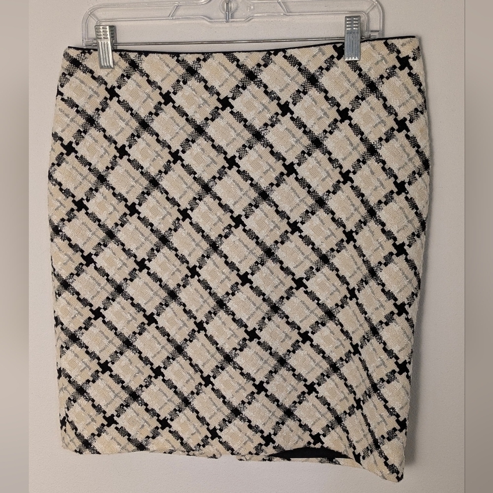 White House Black MarketT Wool weed Pencil Skirt Black White Boucle Plaid Sz 8